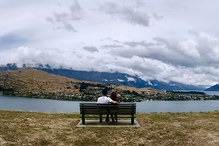 Sao Việt MC Phan Anh đăng tải khoảnh khắc bên bà xã trong chuyến du lịch New Zealand.