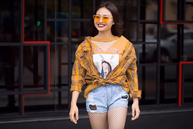 Quyết định theo nghề của bố mẹ, Lê Lộc thi đỗ vào Đại học Sân khấu Điện ảnh TP HCM nhưng học được 2 năm thì bị đuổi vì đi show quá nhiều. Ảnh: FBNV