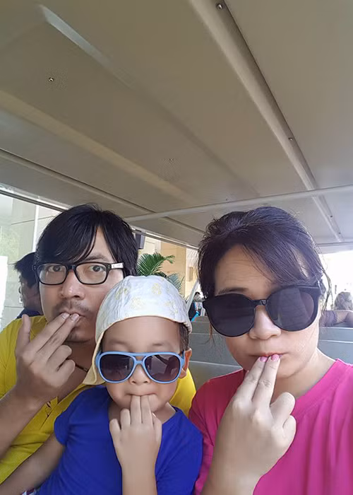 Gia đình “Giáo sư Xoay” thường xuyên đi du lịch trong thời gian rảnh rỗi.