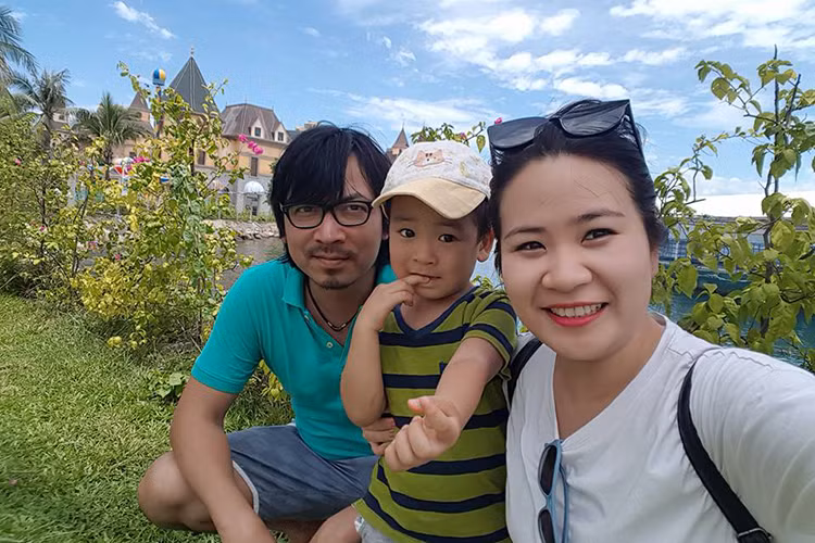 Đinh Tiến Dũng đã có 11 năm viết kịch bảo cho Táo quân. Chương trình năm nay tiếp tục có sự tham gia của anh.