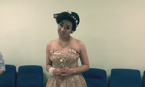 Trấn Thành nhái giọng Phi Thanh Vân thi ứng xử hoa hậu. Ảnh: Saostar