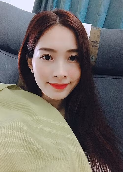 Sau khi lập gia đình, người đẹp sinh năm 1991 ngày càng kín tiếng.