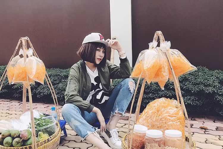 Hồ Bích Trâm chia sẻ hình ảnh hậu trường quay phim.