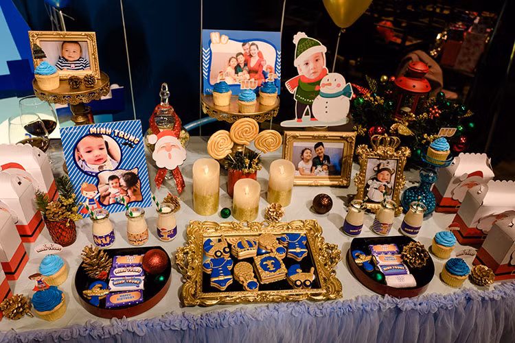 Jennifer Phạm và doanh nhân Đức Hải trưng bày rất nhiều ảnh của bé Nu trong bữa tiệc đón sinh nhật.