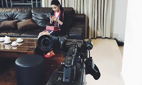 Trương Quỳnh Anh trên phim trường. Ảnh: FBNV