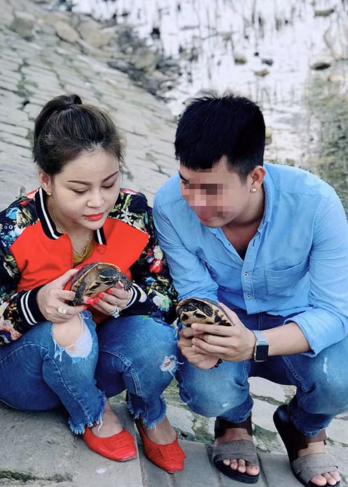 Về phía Duy Phương, ông phủ nhận từng bạo hành Lê Giang đồng thời chia sẻ cuộc sống bị đảo lộn vì chia sẻ của vợ cũ.