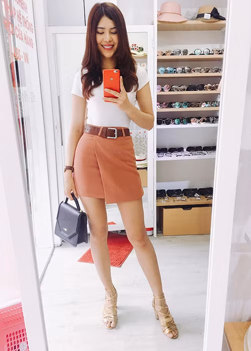 Sau khi bị Văn Thông từ chối hẹn hò trong “Lựa chọn của trái tim”, Kim Huệ viết trên trang cá nhân: “Tình yêu không có lỗi. Lỗi ở chỗ chúng ta không thuộc về nhau”.