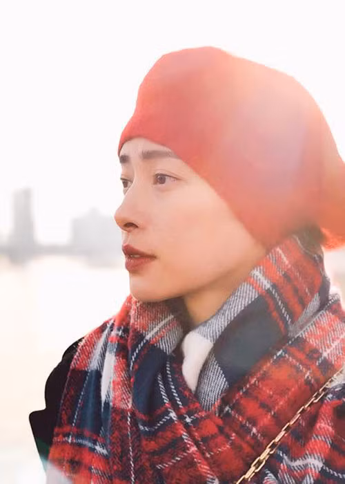 Sao Việt Ngô Thanh Vân viết trên trang cá nhân: “Ngày mùa đông của London. Thơ thẫn tìm kiếm”.