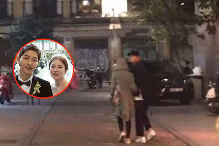 Trong tuần trăng mật ở châu Âu, cặp đôi bị bắt gặp thân mật bên nhau trên đường phố. Ảnh: Ifeng