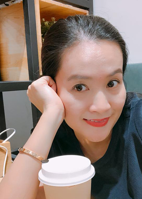 Bà xã của Bình Minh bày tỏ rất thèm trà sữa và đi hát karaoke.