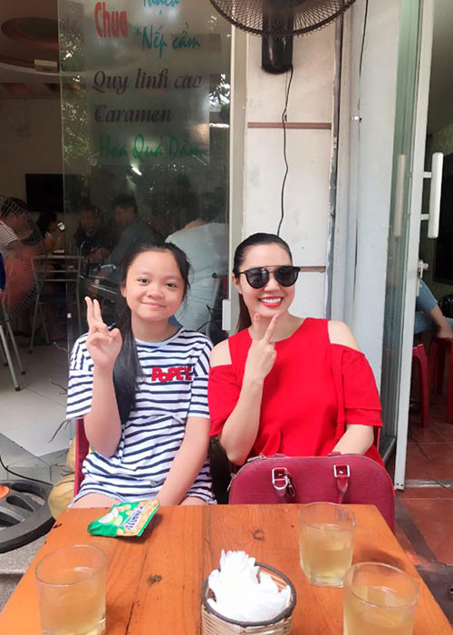 Ngọc Anh được nhiều người theo đuổi dù từng một lần đò. Tuy nhiên, cho đến hiện tại, cô vẫn quyết định làm mẹ đơn thân, dành thời gian cho bản thân và con gái.