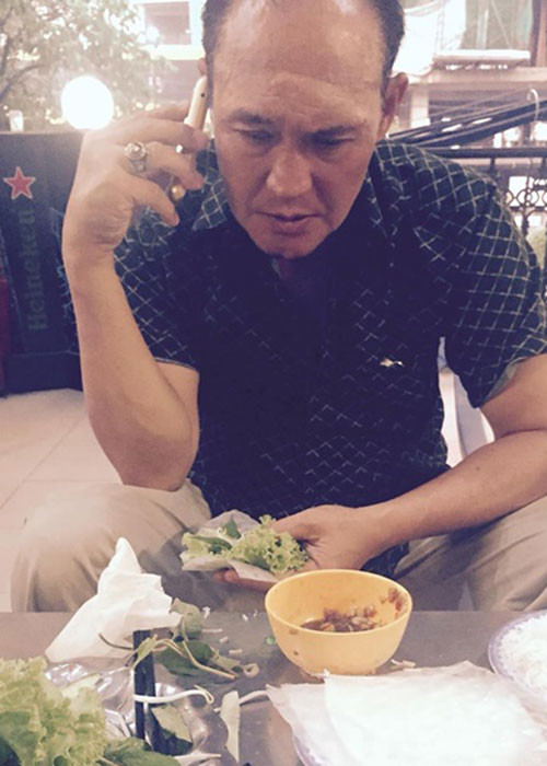 Trước Lê Giang, diễn viên hài Duy Phương từng kết hôn với nghệ sĩ Hải Lý. Sau khi ly hôn Lê Giang, ông lấy vợ mới. Ảnh: FBNV