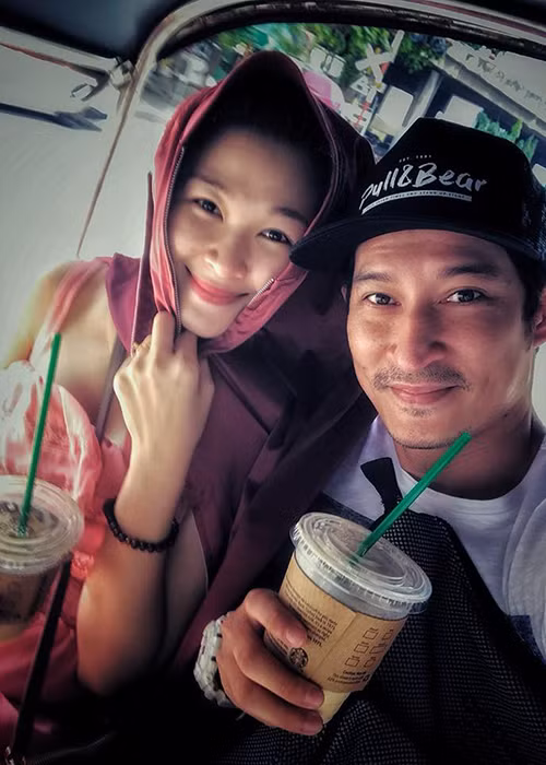 Huy Khánh nhắn nhủ bà xã: “Dù ở đâu, nếu em muốn anh sẽ luôn kề bên”.