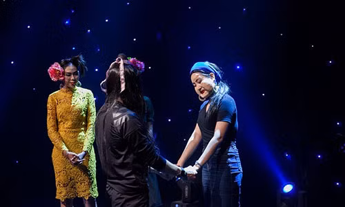 Cô gái bị từ chối vì hóa thân thành mẹ Đốp.