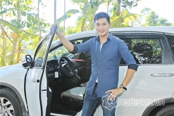 Đây là phương tiện di chuyển chính của anh. Nam diễn viên luôn tự tay cầm lái