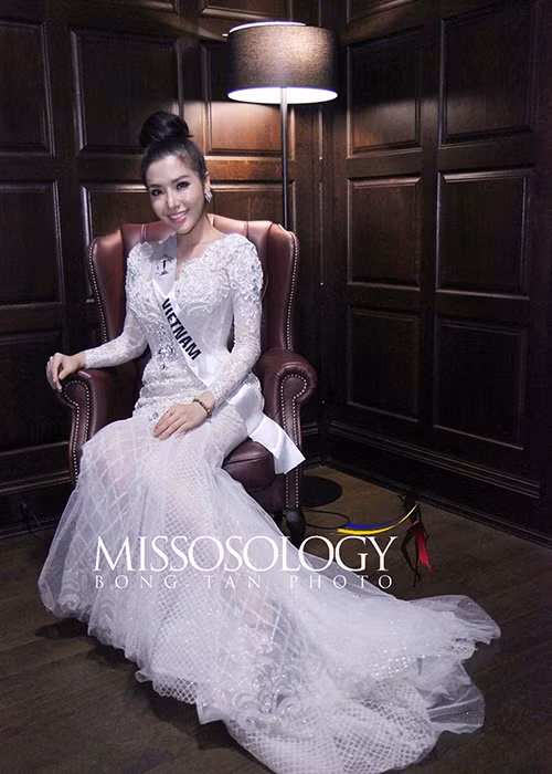 Á hậu Khánh Phương là đại diện Việt Nam tại Miss Supranational 2017 - Hoa hậu Siêu quốc gia 2017. Do gặp trục trặc về visa, cô đến trễ khoảng 10 ngày. Ảnh: Missosology