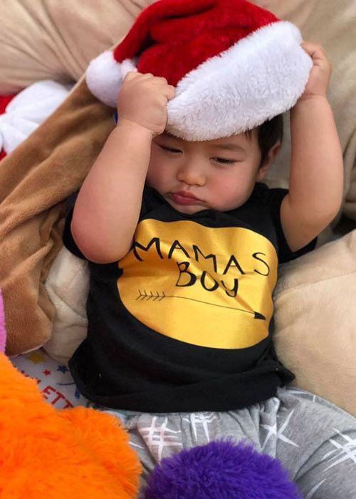 Con trai của Đan Trường không muốn mặc trang phục trở thành ông già Noel.