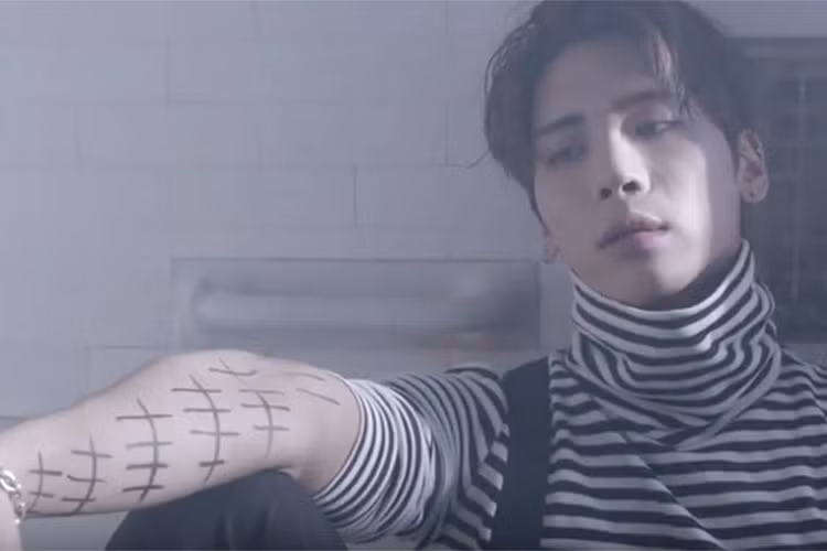 Trong lá thư tuyệt mệnh, Jonghyun bày tỏ anh gặp nhiều áp lực và cuối cùng không thể vượt qua căn bệnh trầm cảm.