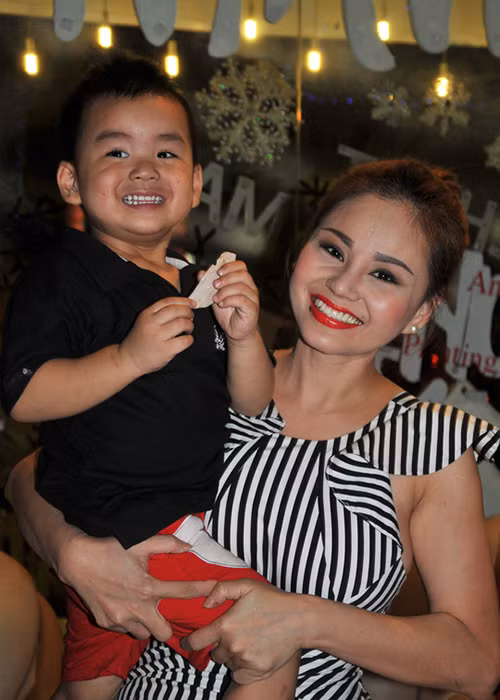 Lê Giang và người chồng thứ 2 có một cậu con trai chung. Nữ diễn viên hài chia sẻ vì có nhiều khác biệt, cả hai đường ai nấy đi. Ảnh: Người lao động