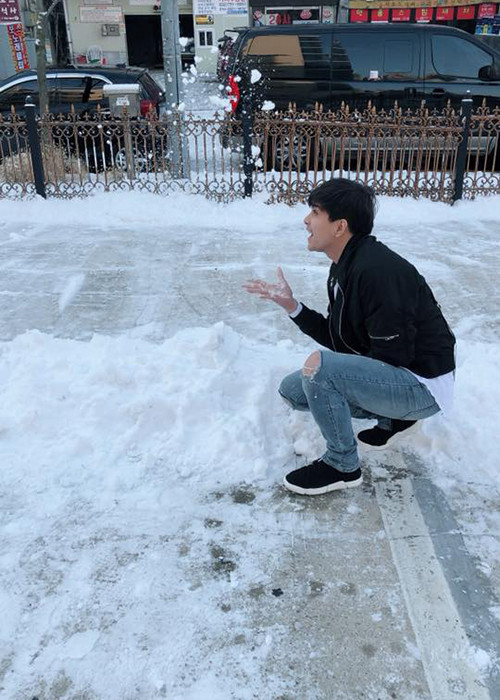 Tim cập nhật hình ảnh nghịch tuyết ở Hàn Quốc giữa lùm xùm của Trương Quỳnh Anh và Bình Minh.