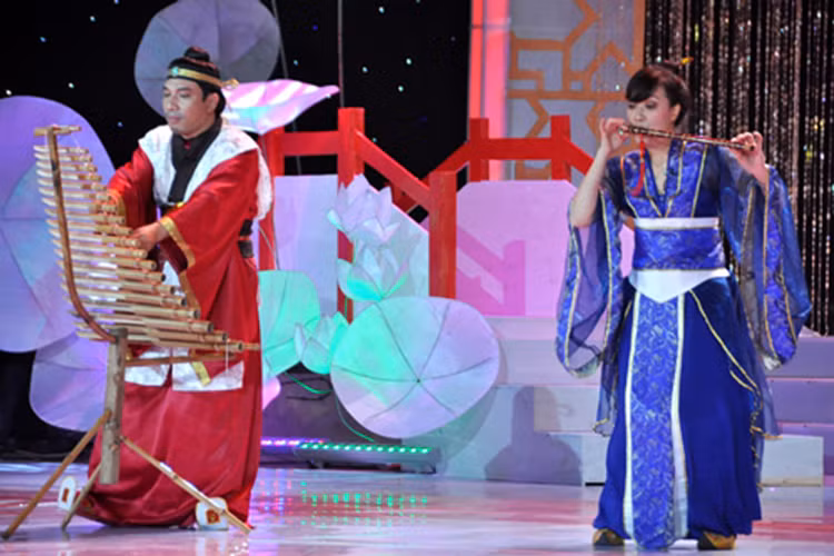 Năm 2011, Vân Dung đóng vai Táo Điện lực. Năm 2012, nhân vật của cô một lần nữa là Táo Y tế. Ảnh: Giáo dục Việt Nam