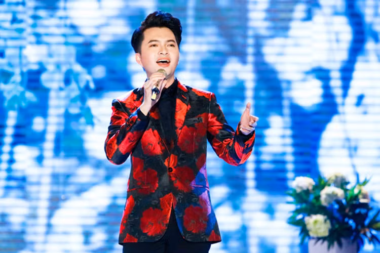 Ông bố một con Nam Cường thể hiện ca khúc Lấy anh đi, như một lời tỏ tình dễ thương của những bạn nam còn rụt rè trong ngày cưới.