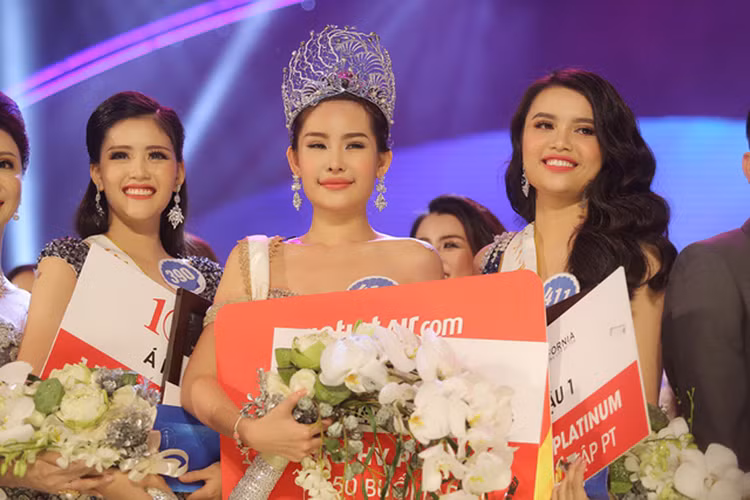 Lê Âu Ngân Anh là một trong những người đẹp thi hoa hậu gây ồn ào nhất năm 2017. Chiến thắng của cô tại cuộc thi Hoa hậu Đại dương 2017 vấp phải những ý kiến trái chiều. Ảnh: VTV