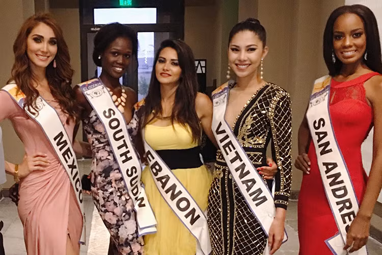 Tháng 5/2017, Kim Huệ được cấp phép tham gia cuộc thi Top Model Of The Word 2017 tại Ai Cập.