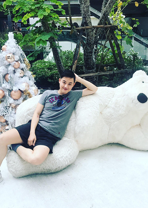 Thanh Duy tận hưởng không khí Giáng sinh ở Thái Lan.
