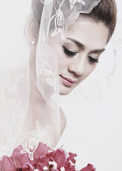 Nữ ca sĩ ao ước lên xe hoa từ lâu và sau những cuộc tình dang dở, cô nên duyên cùng Trần Phi Hùng. Ảnh: Dân Việt