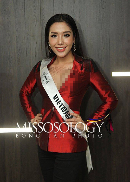 Hình ảnh Khánh Phương tươi rói trong buổi phỏng vấn trước thềm chung kết Hoa hậu Siêu quốc gia 2017. Ảnh: Missosology