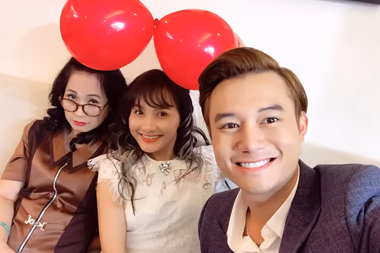 Dàn diễn viên phim “Sống chung với mẹ chồng”: Lan Hương, Bảo Thanh và Anh Dũng hội ngộ.