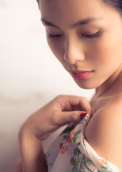 Khi diện trang phục gợi cảm, Tăng Thanh Hà hút mọi ánh nhìn bởi nhan sắc xinh đẹp cùng thần thái kiêu sa.