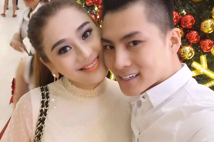 Lâm Chi Khanh dành lời ngọt ngào cho hôn phu: “Hoàng tử của lòng em”.