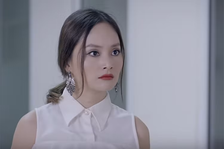 Lan Phương cũng tham gia “Cả một đời ân oán” với vai Diệu - vợ Phong. Bằng tài năng, cô hiện là diễn viên khá ăn khách trong làng giải trí.