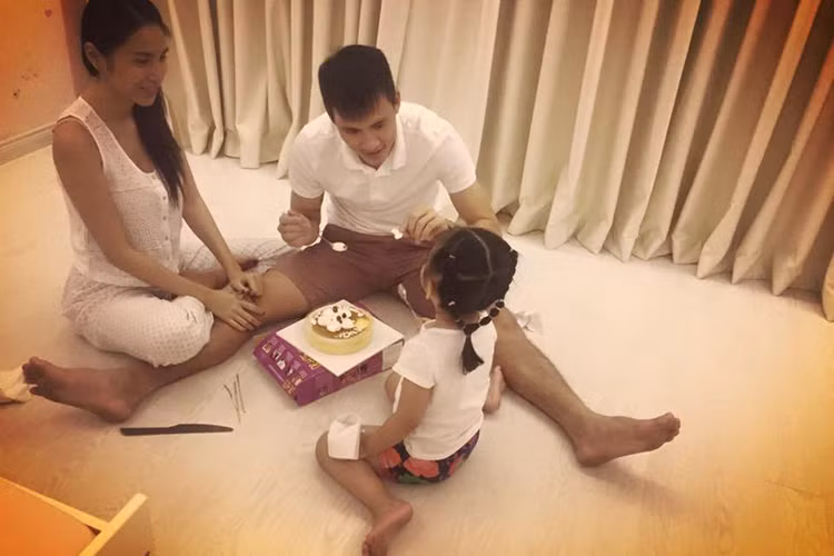 Thủy Tiên là ca sĩ nhưng bé Bánh Gạo hát không hay. Đây là tiết lộ của Thủy Tiên.