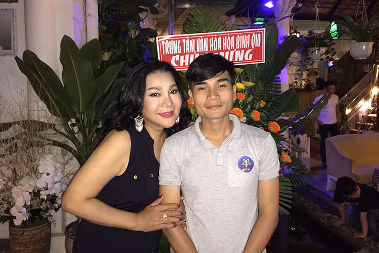 Xa mặt cách lòng, Lê Duy và người chồng đầu tiên chia tay. Sau đó, cô nên duyên với đạo diễn Hiếu Trần và cả hai hiện đã bên nhau được 10 năm. Ảnh: Một thế giới