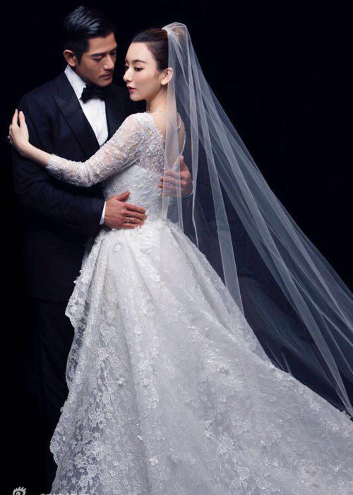 Quách Phú Thành công khai tình cảm với Phương Viện vào tháng 12/2015. Phương Viện là người mẫu trẻ không nổi tiếng và kém thiên vương Hong Kong tận 23 tuổi. Ảnh: On