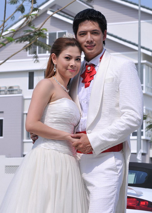 Thanh Thảo từng nói bóng gió chuyện tình cảm với Bình Minh: “Có thể vì quá yêu nên tôi sẵn sàng hy sinh tình cảm cá nhân để giữ lấy sự bình yên cho người mình yêu và sẽ tôn trọng người ấy hơn nếu như người đàn ông đó không bỏ vợ để đến với mình”. Ảnh: Vietnamnet