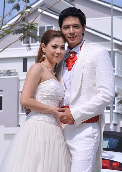 Thanh Thảo từng nói bóng gió chuyện tình cảm với Bình Minh: “Có thể vì quá yêu nên tôi sẵn sàng hy sinh tình cảm cá nhân để giữ lấy sự bình yên cho người mình yêu và sẽ tôn trọng người ấy hơn nếu như người đàn ông đó không bỏ vợ để đến với mình”. Ảnh: Vietnamnet