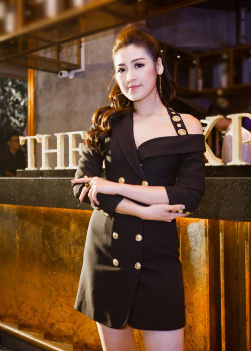 Xuất hiện tại một sự kiện ở Hà Nội vào tối ngày 11/12, Á hậu Tú Anh gây chú ý bởi vẻ quyến rũ. Ảnh: Saostar