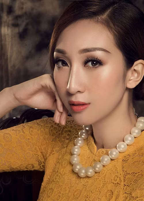 Lều Phương Anh kể năm Giáng sinh năm 2003, cả hai nảy sinh tình cảm. Sau thời gian hẹn hò tại Nhật, cả hai kết hôn.