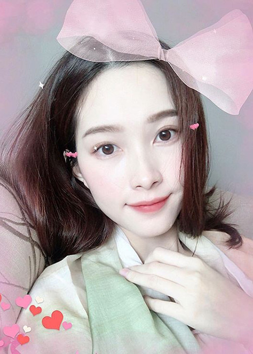 Hot Face sao Việt 24h: Đặng Thu Thảo cập nhật hình ảnh mới nhất kèm chú thích: “Cảm thấy béo”.