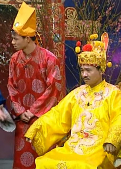 Hình ảnh Xuân Bắc trong Táo quân 2005. Tham gia chương trình, Xuân Bắc gây ấn tượng bởi khả năng diễn hài duyên dáng. Ảnh: Dân Việt