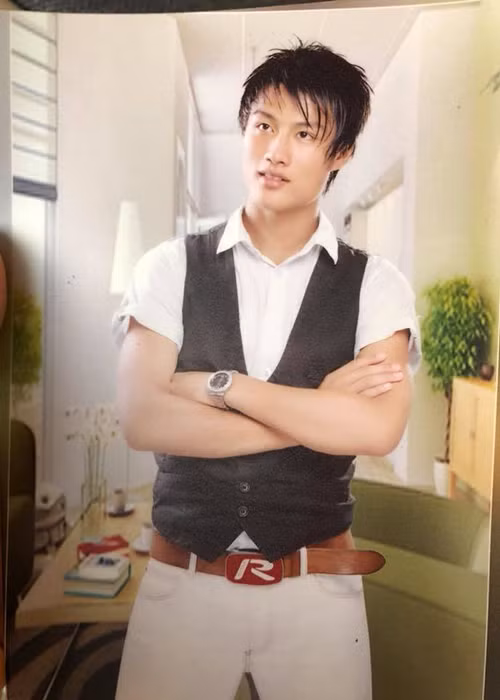 Kỳ Hân chia sẻ hình ảnh ông xã Mạc Hồng Quân được chụp vào năm 2008.