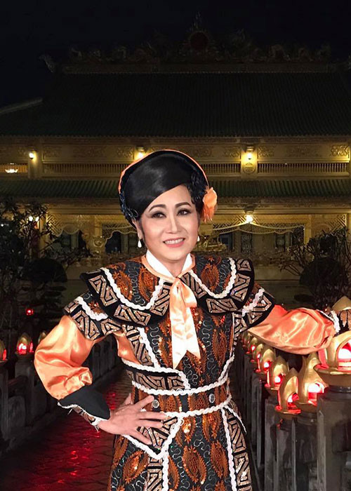 Thanh Hằng vốn thuộc thế hệ thứ tư của đại gia đình nghệ sĩ gạo cội Hai Núi - Tư Hélène.