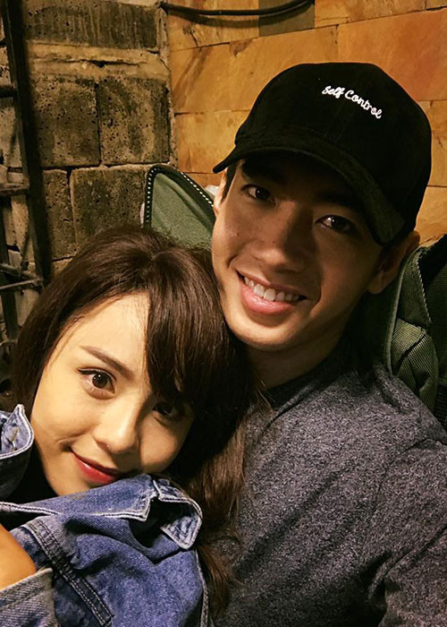 Từng vướng nghi vấn dùng chuyện tình cảm PR, tuy nhiên Thái Trinh và Quang Đăng ngày càng mặn nồng khiến fans ghen tỵ.