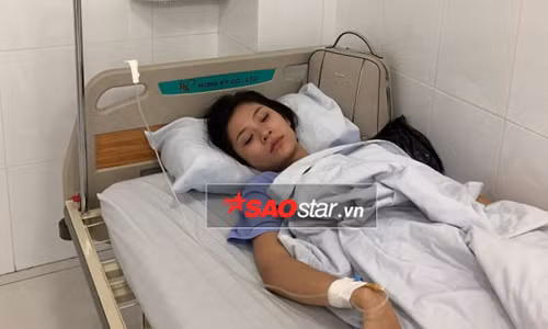 Hình ảnh Chúng Huyền Thanh tiều tụy, phải nhập viện và truyền nước biển.