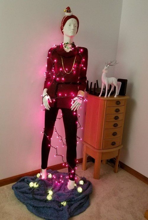 Không chỉ là ma nơ canh.