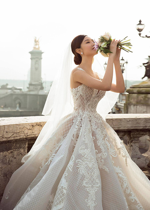 Ngọc Duyên tâm sự: “Cuộc đời được cứu rỗi khi ta yêu ai đó bằng cả trái tim”.